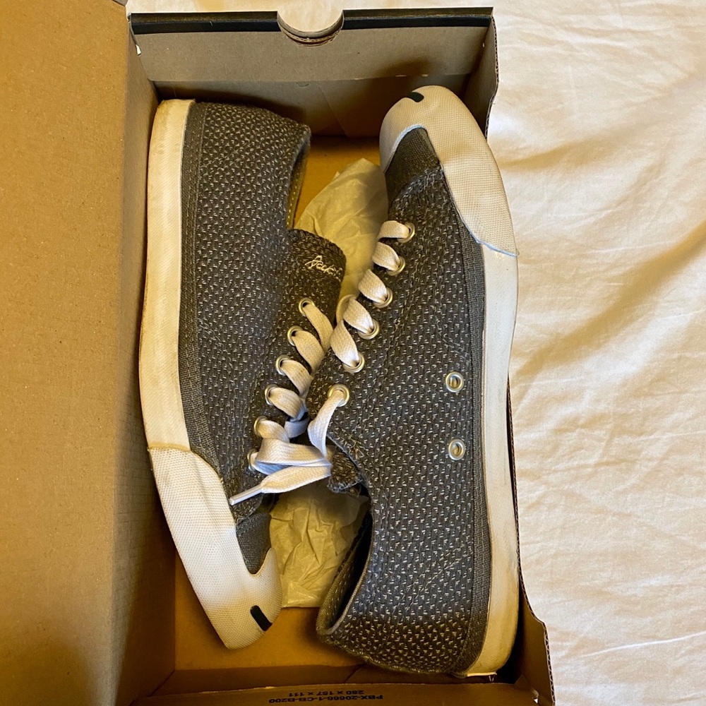 Size 8 women’s converse jack Purcell gray
